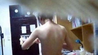 舍友偷拍吃瓜